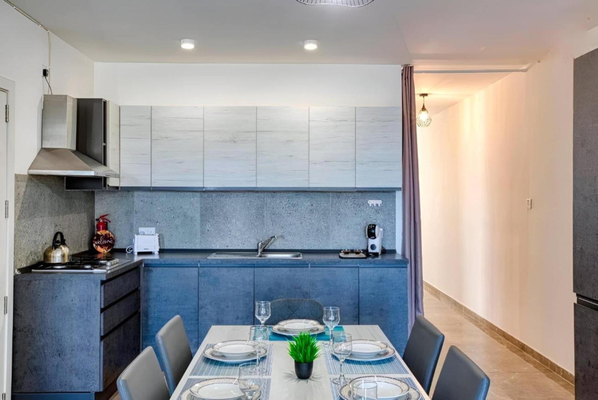 Large, 3 Bedroom Apartment In Marsascala Marsaskala Exterior foto