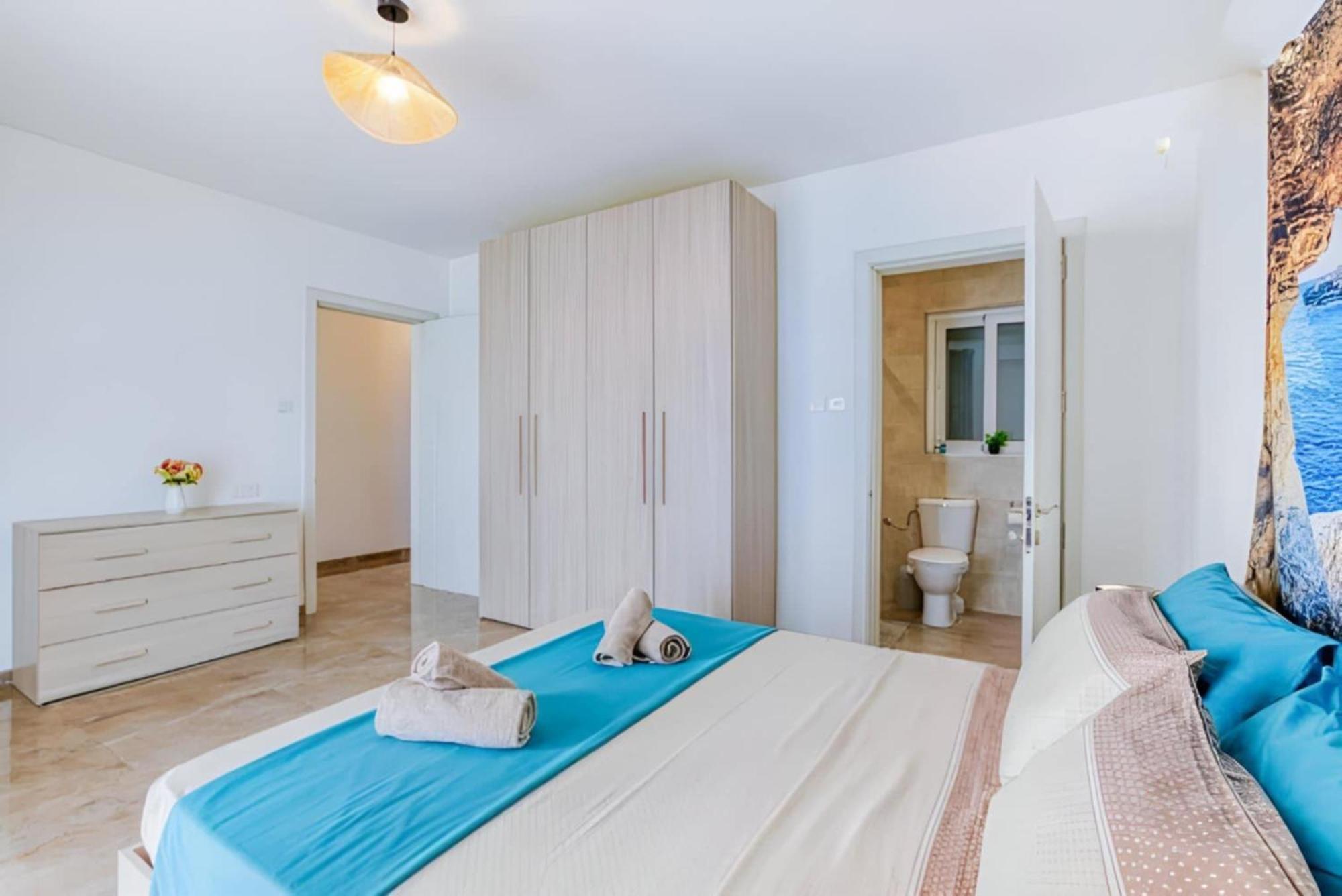 Large, 3 Bedroom Apartment In Marsascala Marsaskala Exterior foto